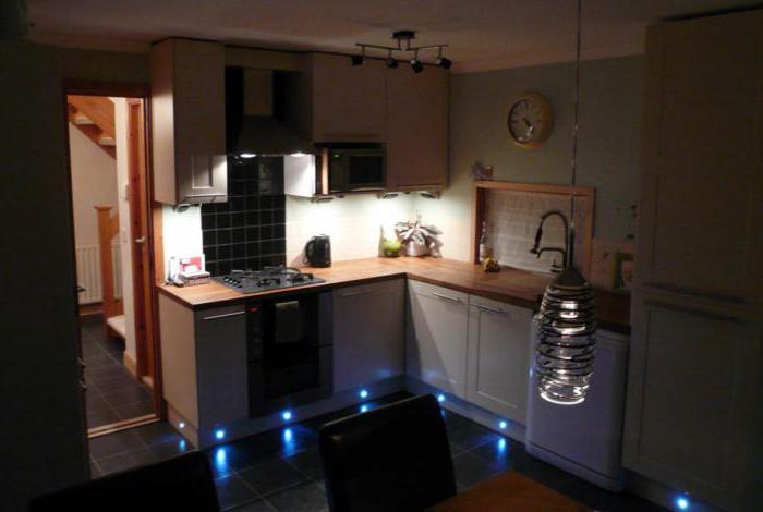 Подсветка под шкафы на кухне